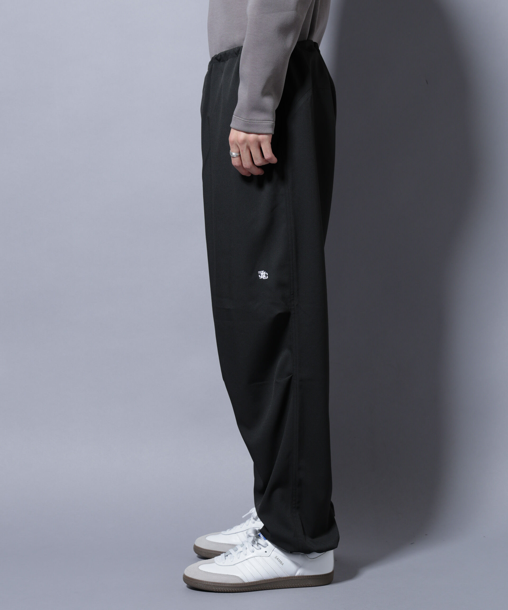 nano･universe「「NJ/CLUB」ワンポイントロゴトラックパンツ」|チノ|