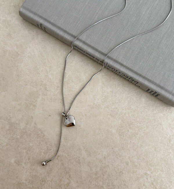 fredy emue「ハートチャームY字ロングネックレス」|ネックレス|