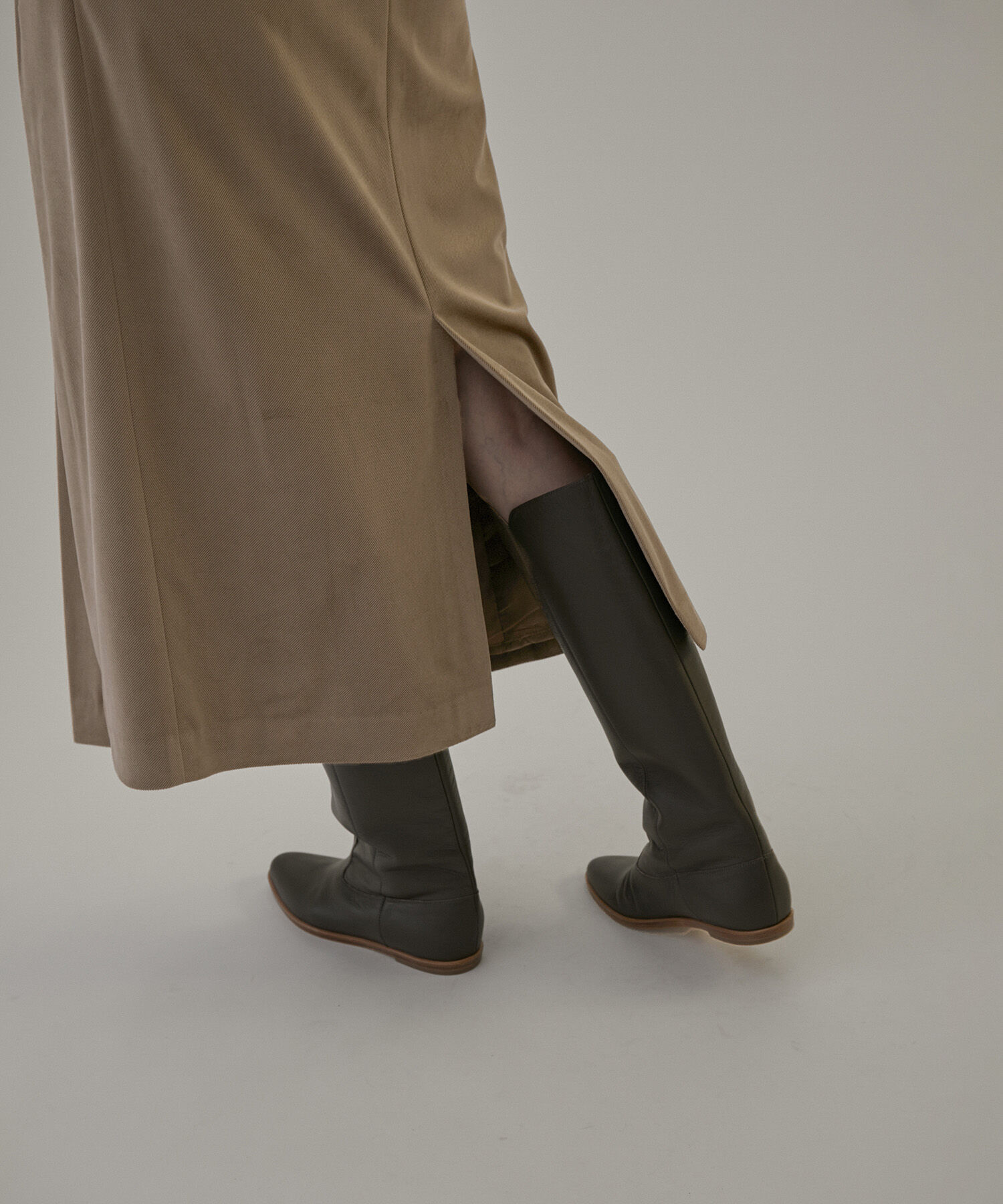 SALON adam et rope'「マイクロベロアツイルタックタイトスカート【洗える】」|スカート|