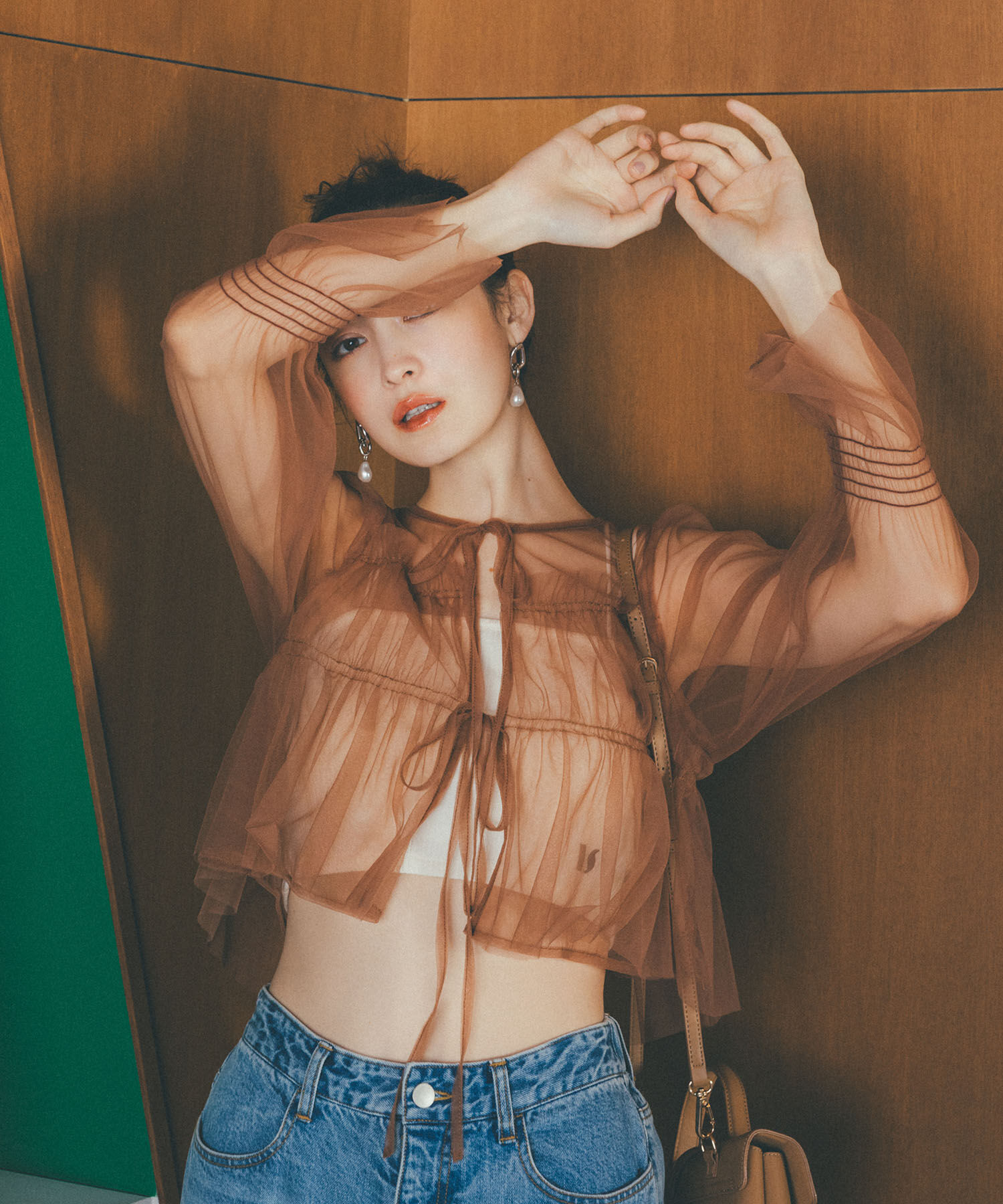 VIS「【選べる着丈】カップ付きロゴ刺繍Wストラップキャミソール【洗える】」|キャミソール|