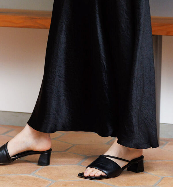 Rouge vif「【HENRI EN VARGO/ヘンリ エン ヴァーゴ】HAZEL ミュールサン」|サンダル|ブラック