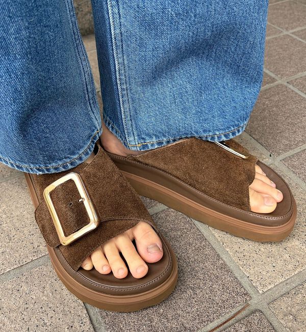 Rouge vif「【MOHI/モヒ】スウェードバックルサンダル【予約】」|サンダル|