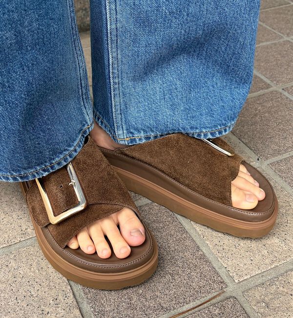 Rouge vif「【MOHI/モヒ】スウェードバックルサンダル【予約】」|サンダル|