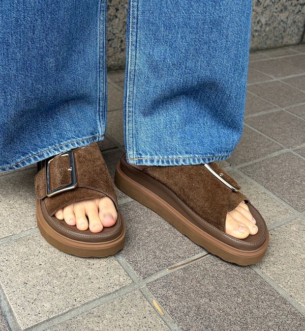 Rouge vif「【MOHI/モヒ】スウェードバックルサンダル【予約】」|サンダル|