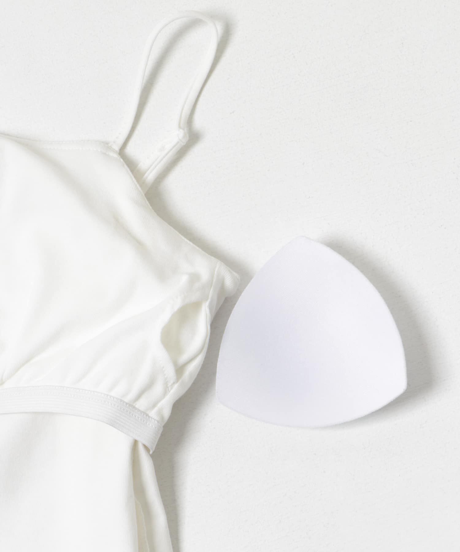 URBAN RESEARCH「カップ付きバックオープンキャミソール」|キャミソール|