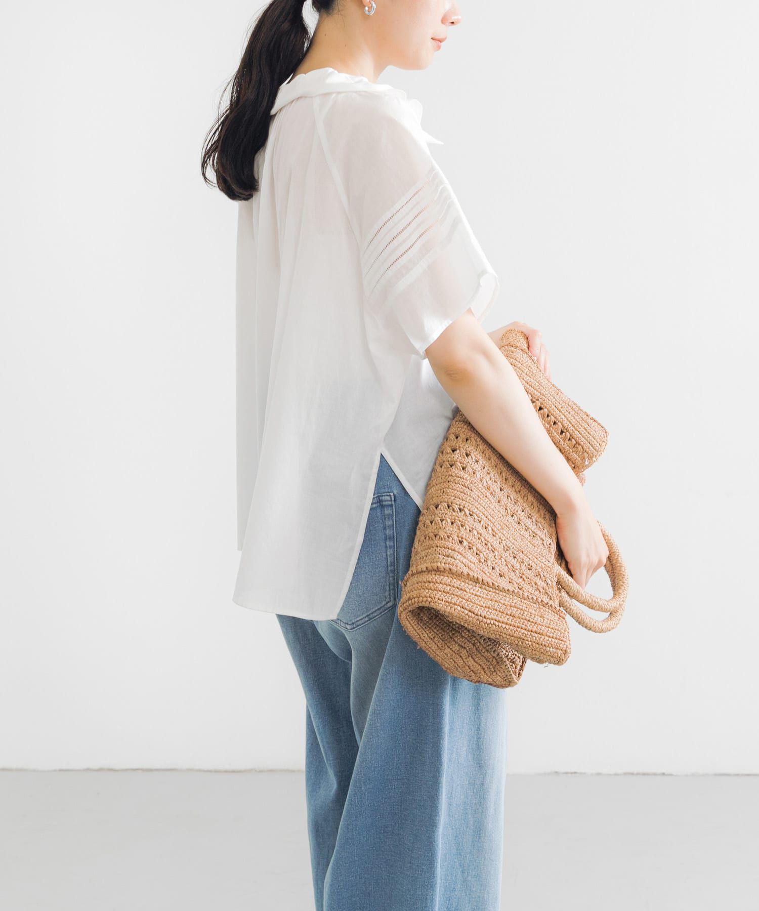 URBAN RESEARCH「ハーフスリーブフリルカラーブラウス」|シャツ・ブラウス|