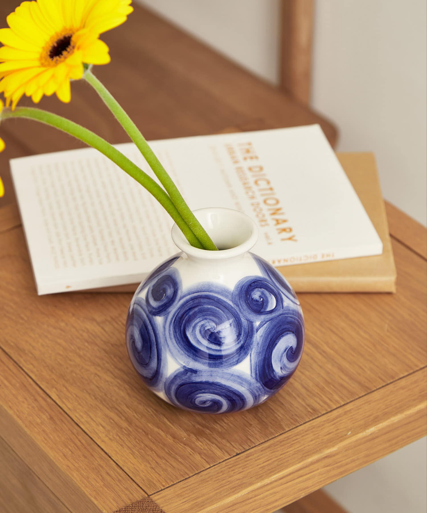 URBAN RESEARCH DOORS「KAHLER　Tulle ベース (ブルー) H10.5cm」|フラワーベース|