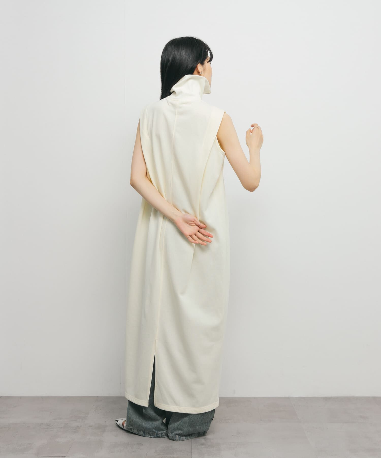  「ハーフZIPカットワンピース」|ワンピース|