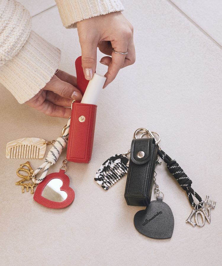 earth music&ecology「リップケース付きマルチハートチャーム」|モバイルケース|