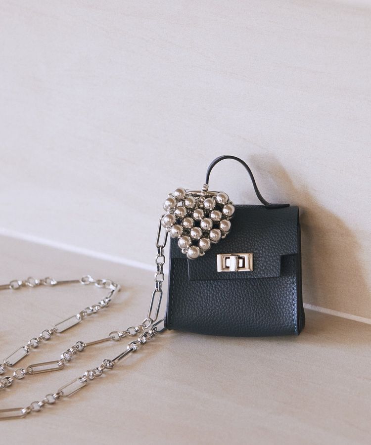 earth music&ecology「マイクロミニバッグメタルハートチェーンチャーム」|モバイルケース|Blue Green