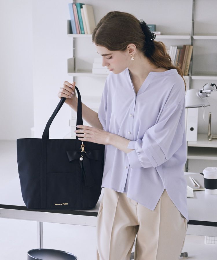 Maison de FLEUR「リボンチャーム付きマルチポケットトートバッグ」|トートバッグ|