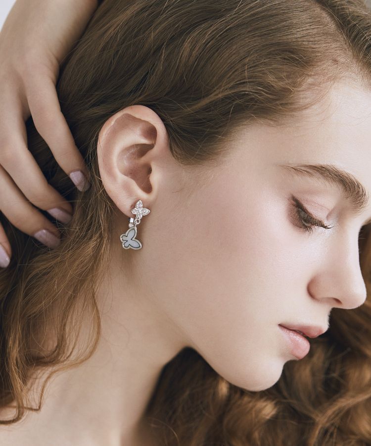 Maison de FLEUR「バタフライシェルイヤリング」|イヤリング|