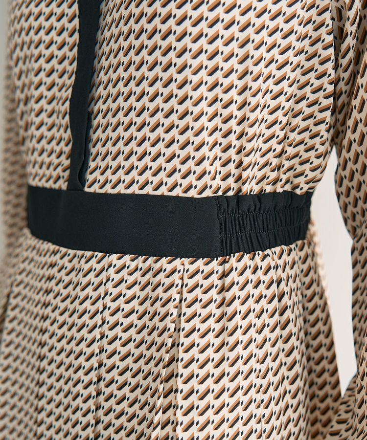 YECCA VECCA「ジオメ柄プリーツワンピース」|ワンピース|