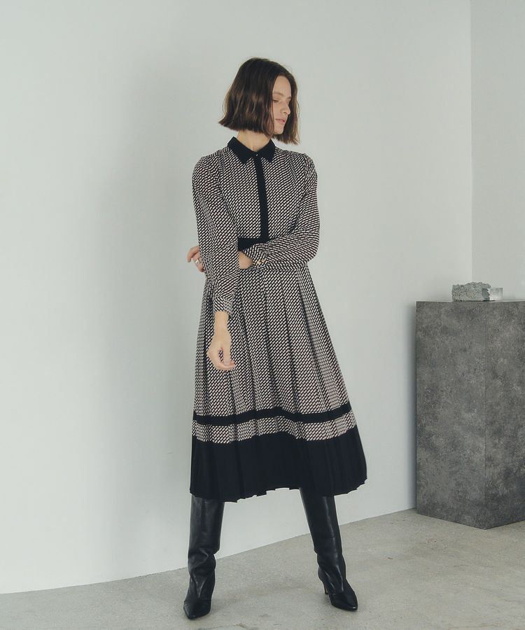 YECCA VECCA「ジオメ柄プリーツワンピース」|ワンピース|