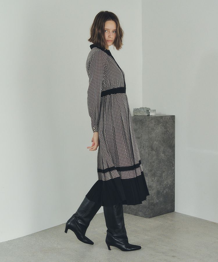 YECCA VECCA「ジオメ柄プリーツワンピース」|ワンピース|