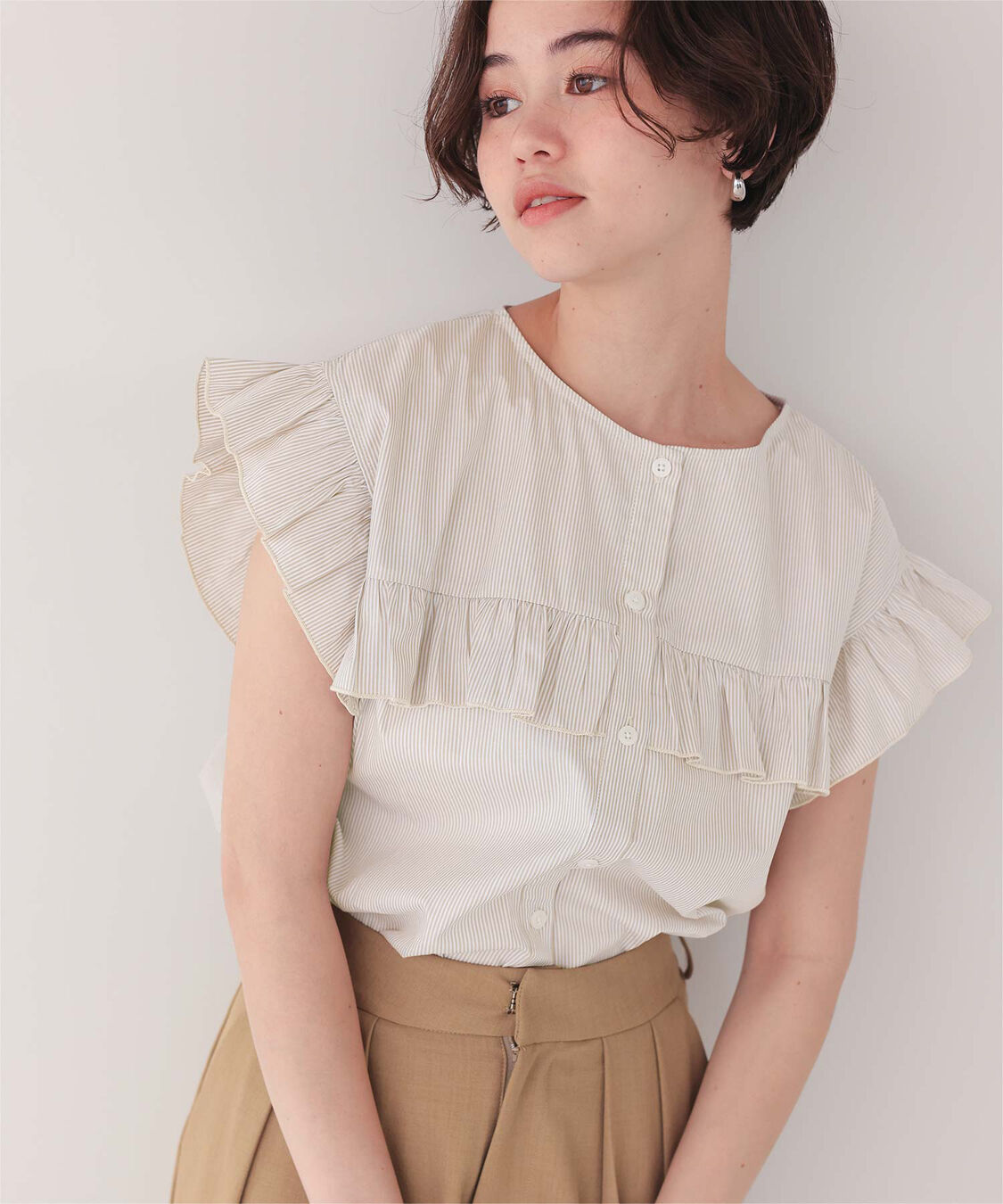 titivate「フレンチスリーブフリルブラウス」|シャツ・ブラウス|ストライプ/ベージュ