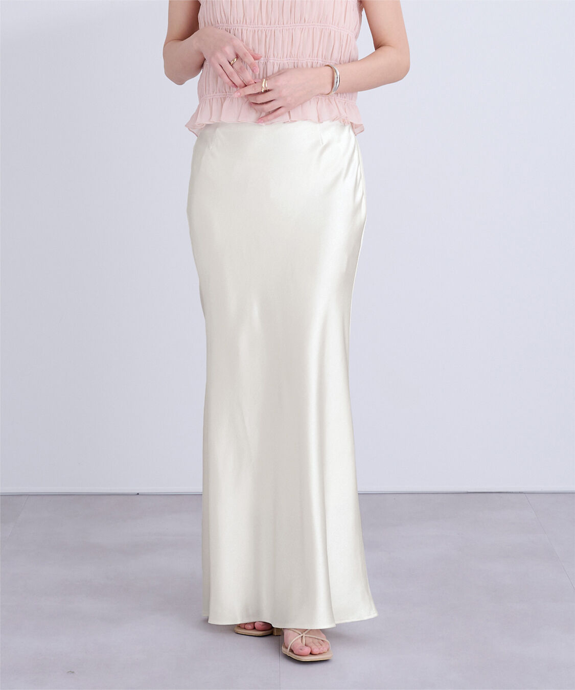 ur's「サテンマーメイドマキシスカート」|スカート|ホワイト