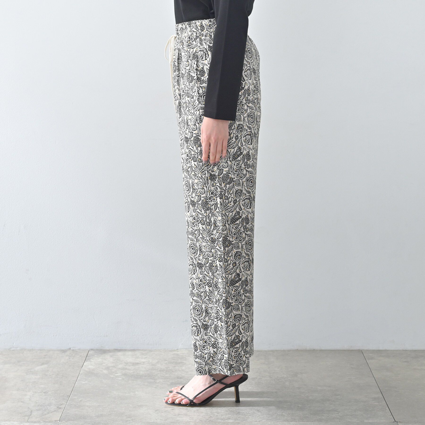 UNTITLED「【Munich】ワイドレッグイージーパンツ／flower」|その他|