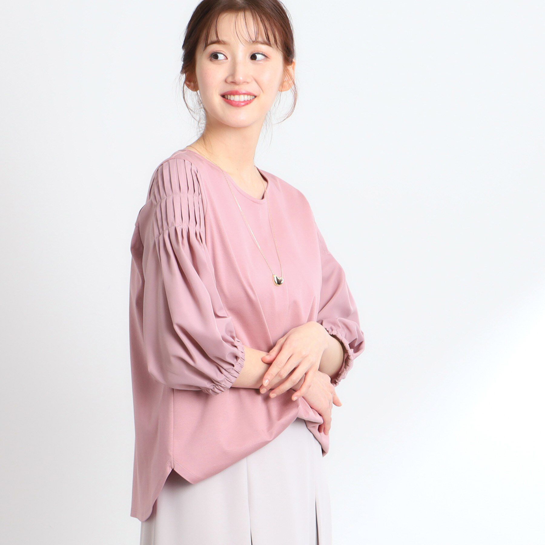 Reflect「【スカートにもパンツにも合わせやすい】キレイめTブラウス」|シャツ・ブラウス|