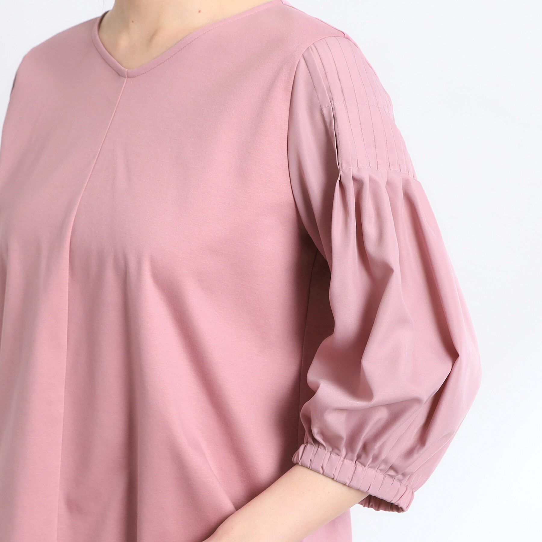 Reflect「【スカートにもパンツにも合わせやすい】キレイめTブラウス」|シャツ・ブラウス|