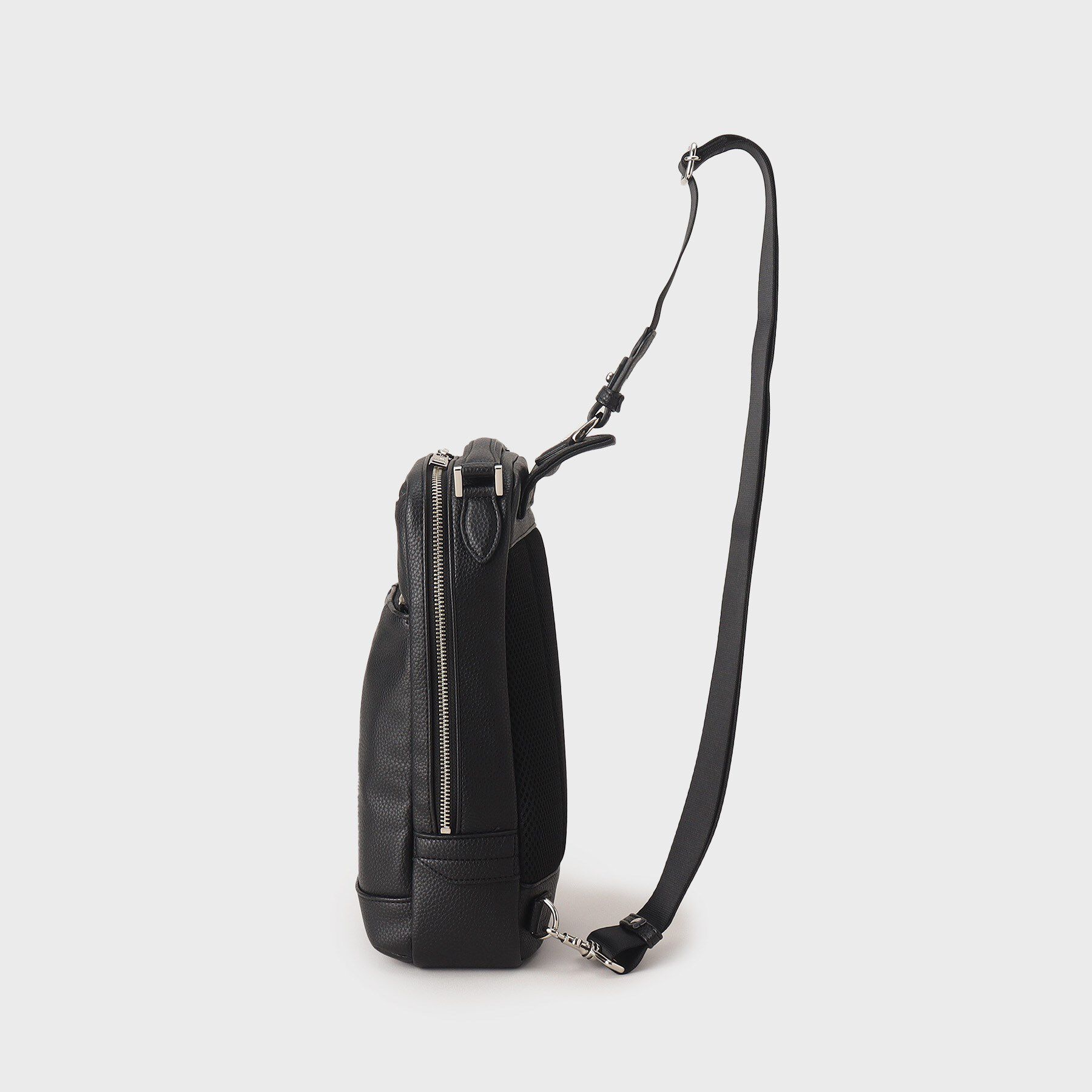 TAKEO KIKUCHI「薄マチ スマート 大人　ワンショルダーバッグ」|ショルダー・メッセンジャー|