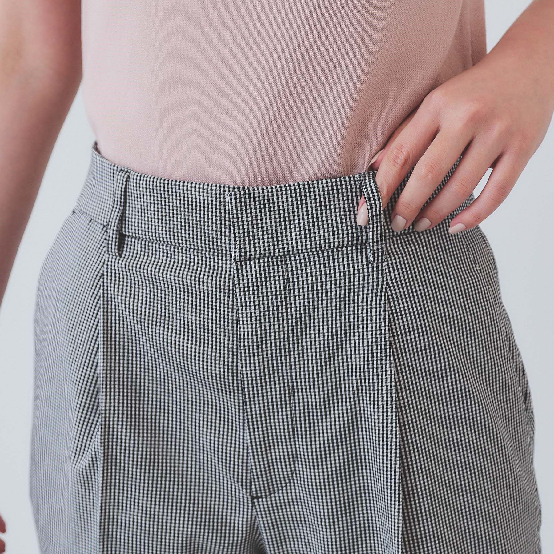 index「《6色展開/XS-LLサイズ》コンパクトストレッチテーパードパンツ【洗濯機洗い可/吸水速乾/透け防止」|その他|