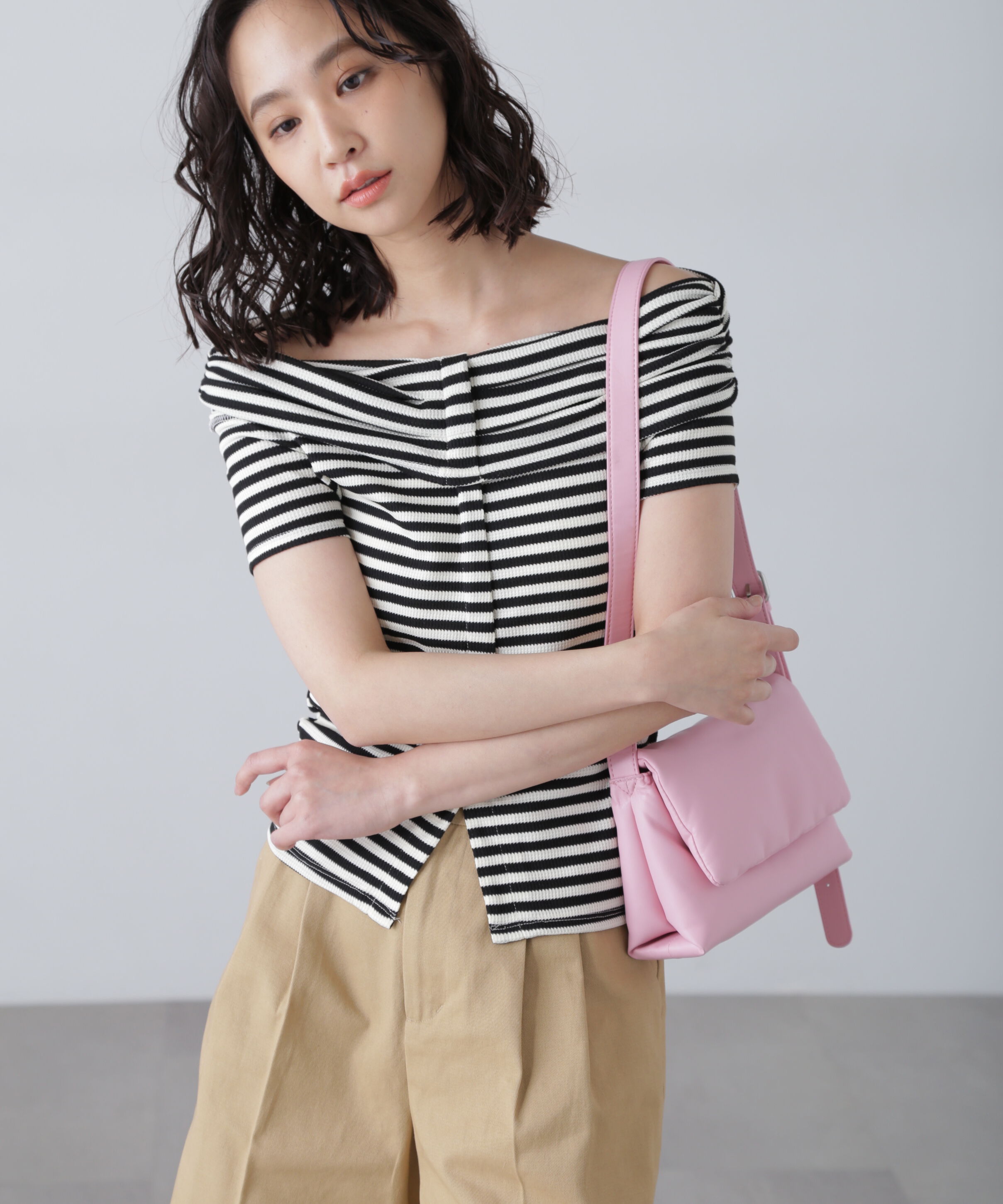  「オフショルフレンチスリーブ前スリットカットソー」|Tシャツ・カットソー|