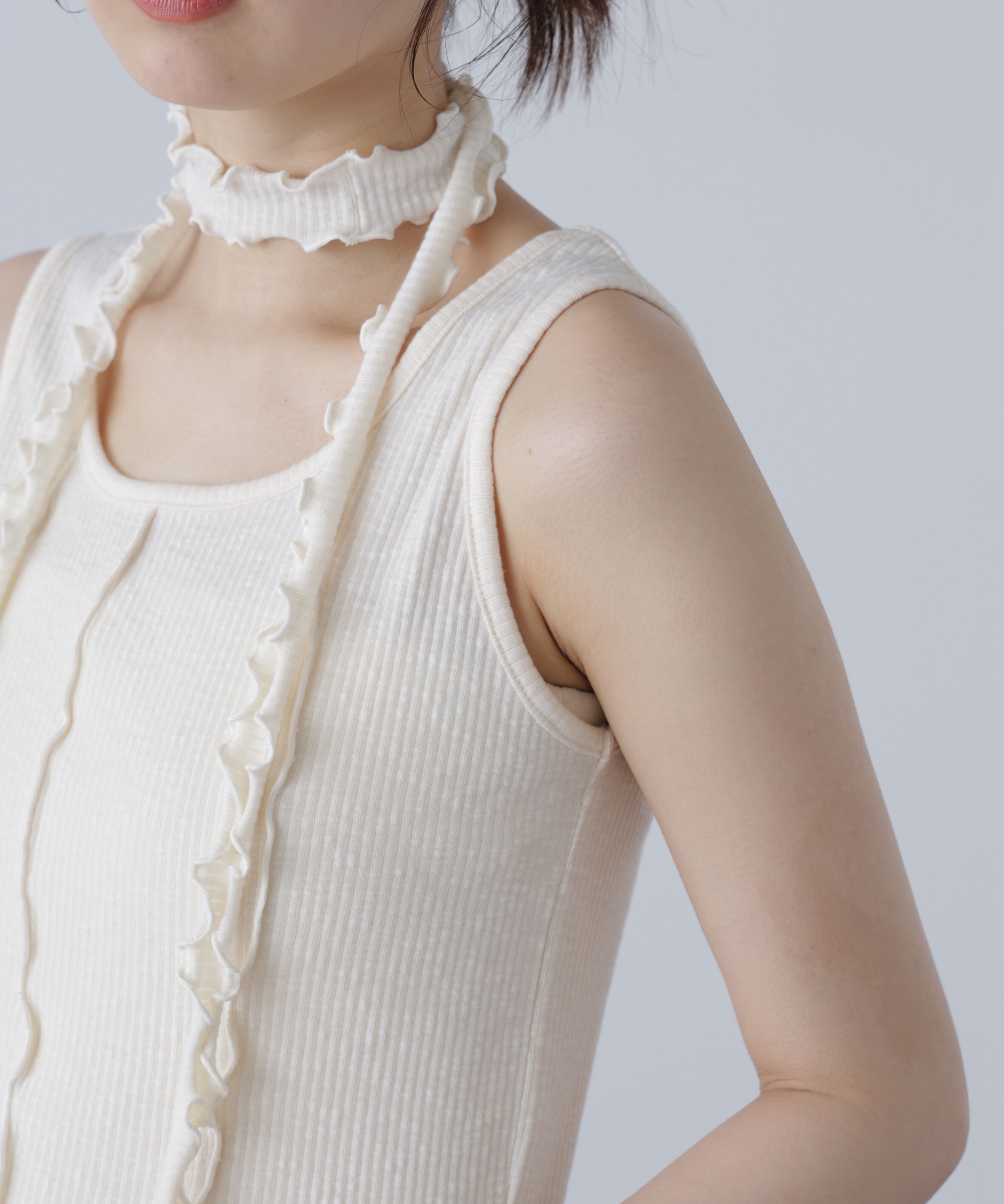  「チョーカー付きフリルディテールタンクトップ」|シャツ・ブラウス|