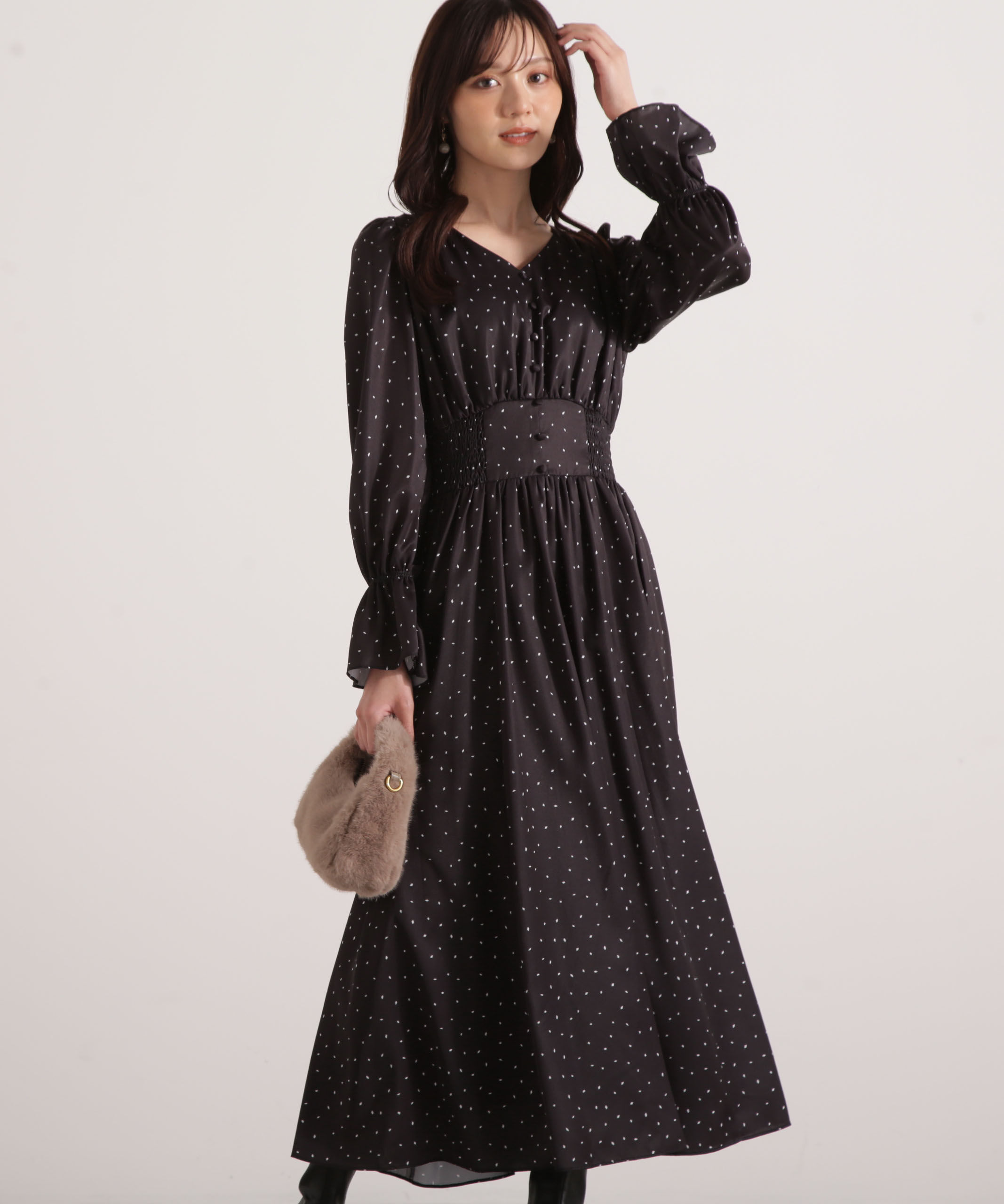 PROPORTION BODY DRESSING「クルミ釦付きギャザーワンピース 25AW」|ワンピース|