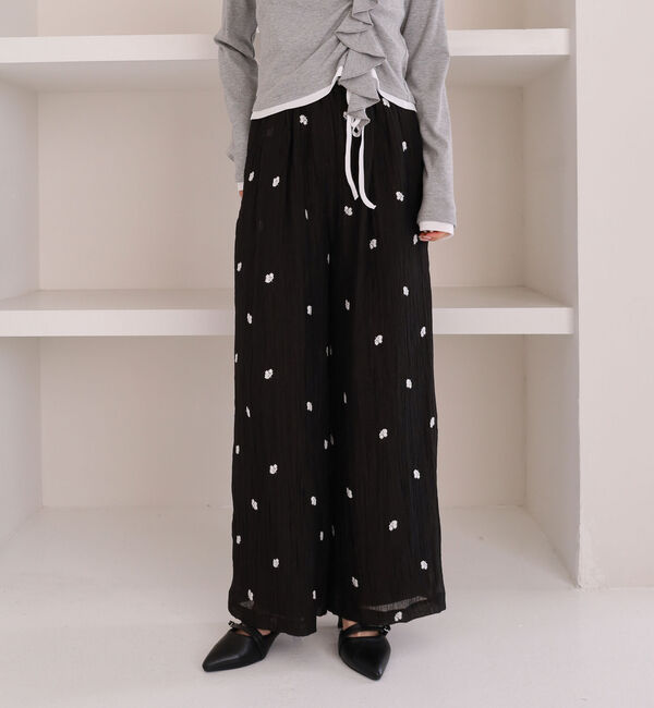 archives「花柄刺繍イージーワイドパンツ」|チノ|BLACK