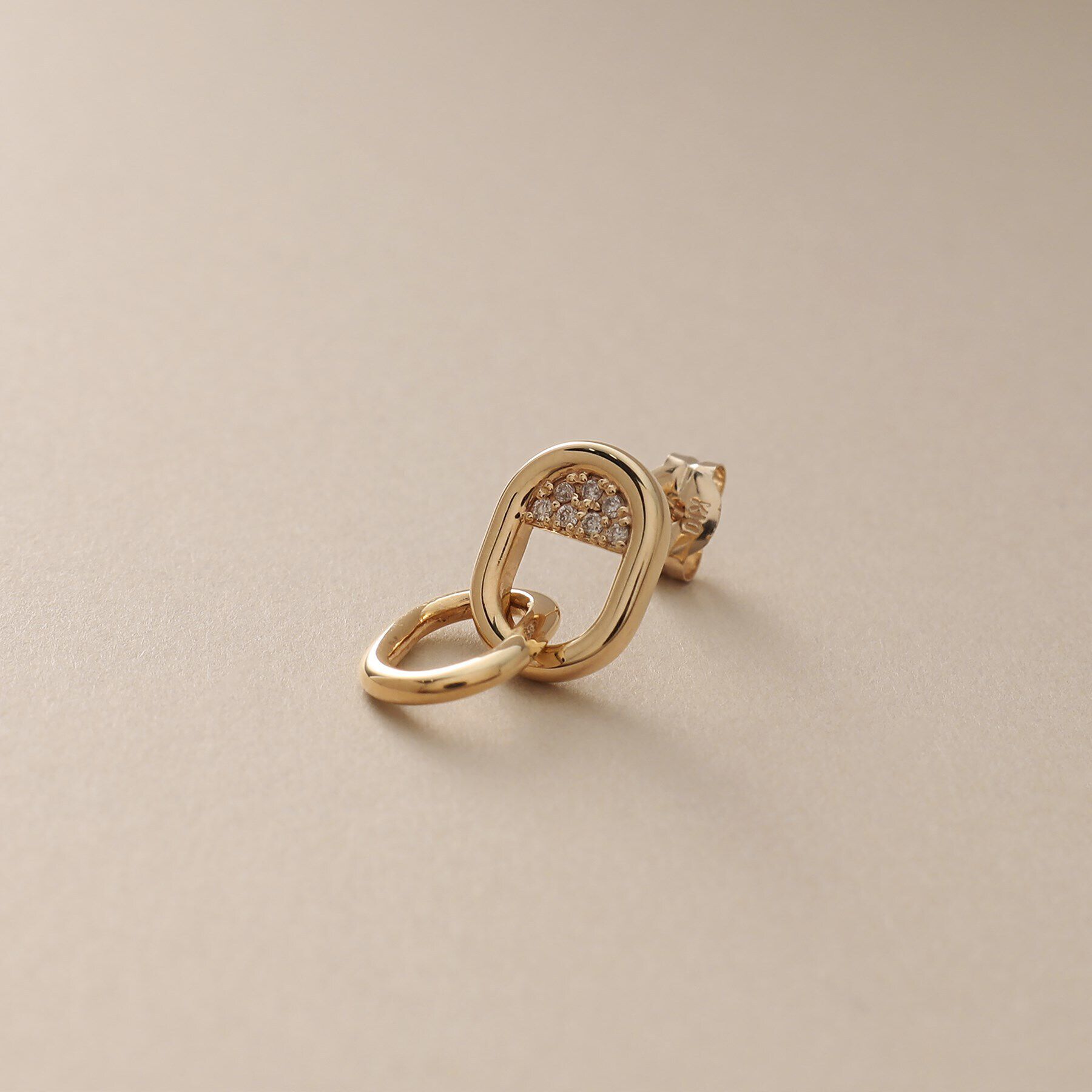 COCOSHNIK「K10ダイヤモンド オーバルフレーム スタッドピアス」|ピアス|