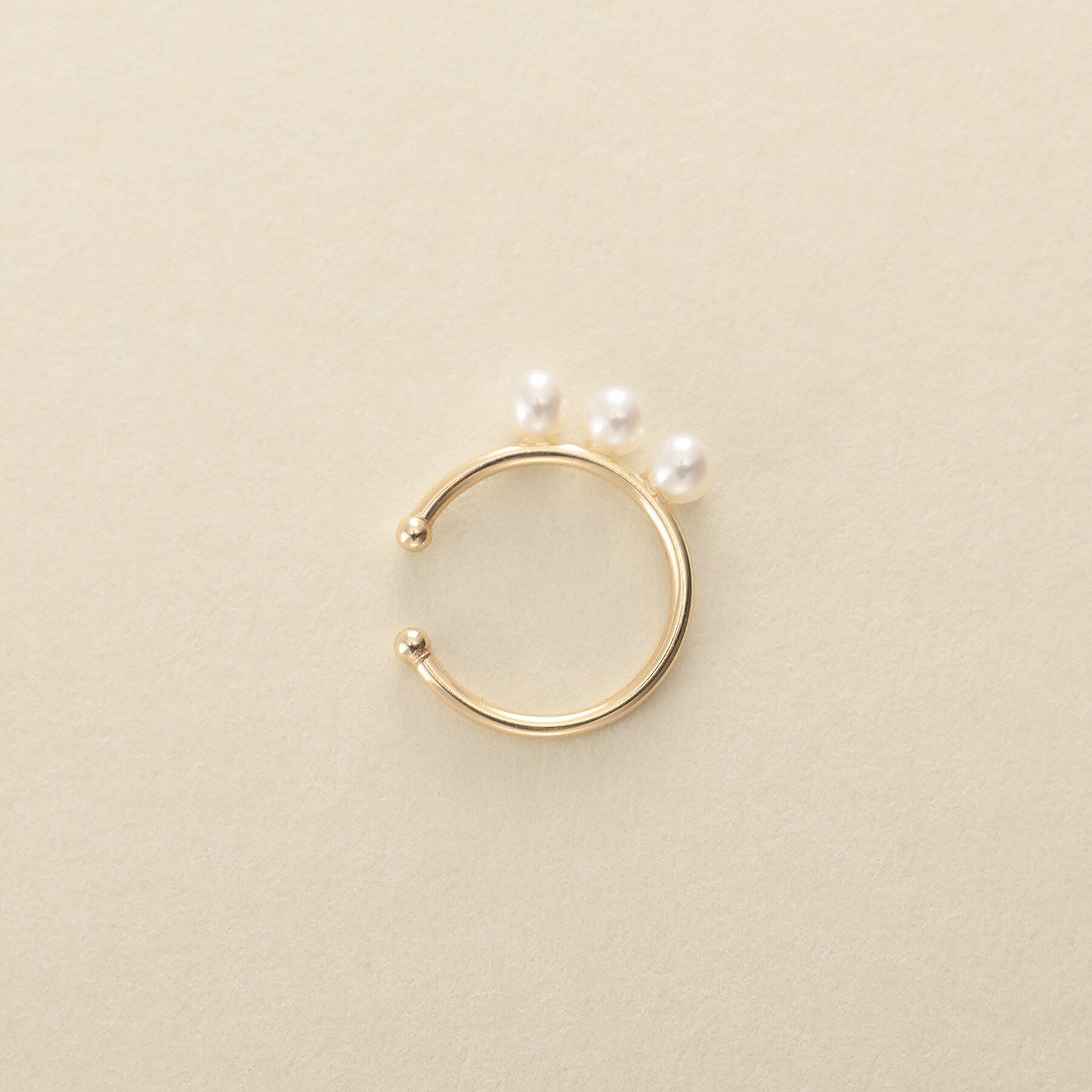 COCOSHNIK ONKITSCH「K10トリプルパールイヤーカフ」|イヤリング|