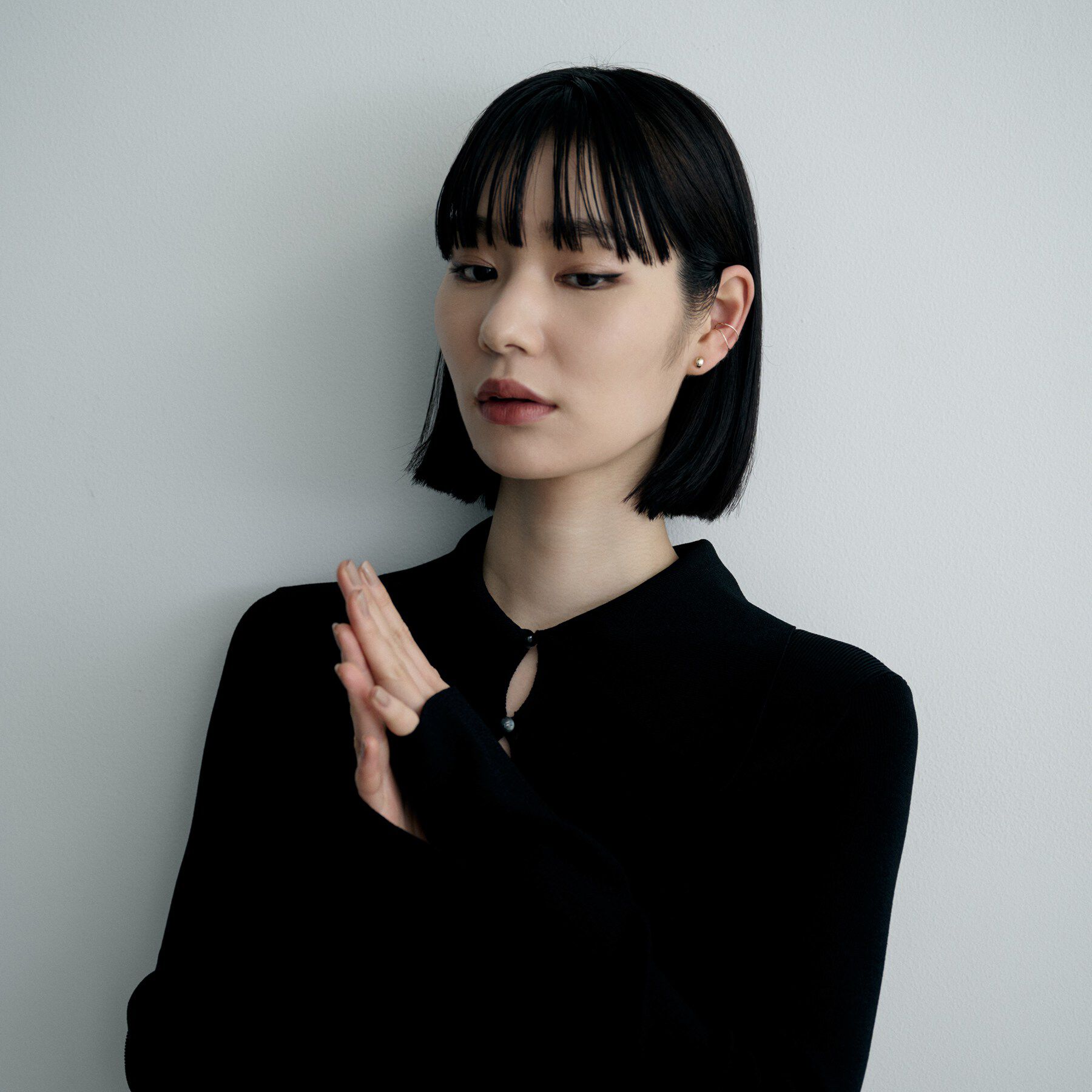 COCOSHNIK ONKITSCH「K10ワンストロークニュアンスイヤーカフ」|イヤリング|