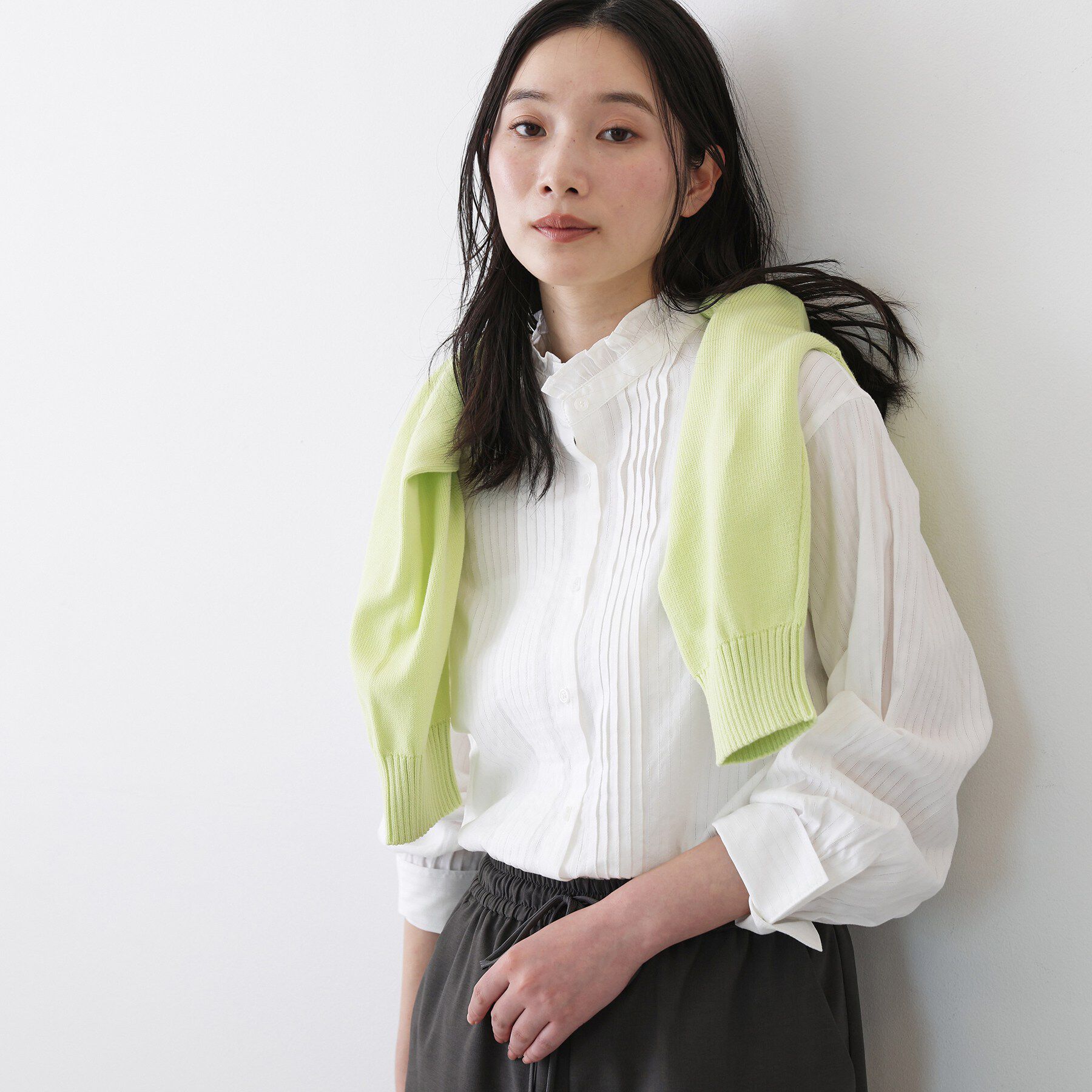 Dessin「【洗える】フリルネックタックブラウス」|シャツ・ブラウス|ホワイト(002)