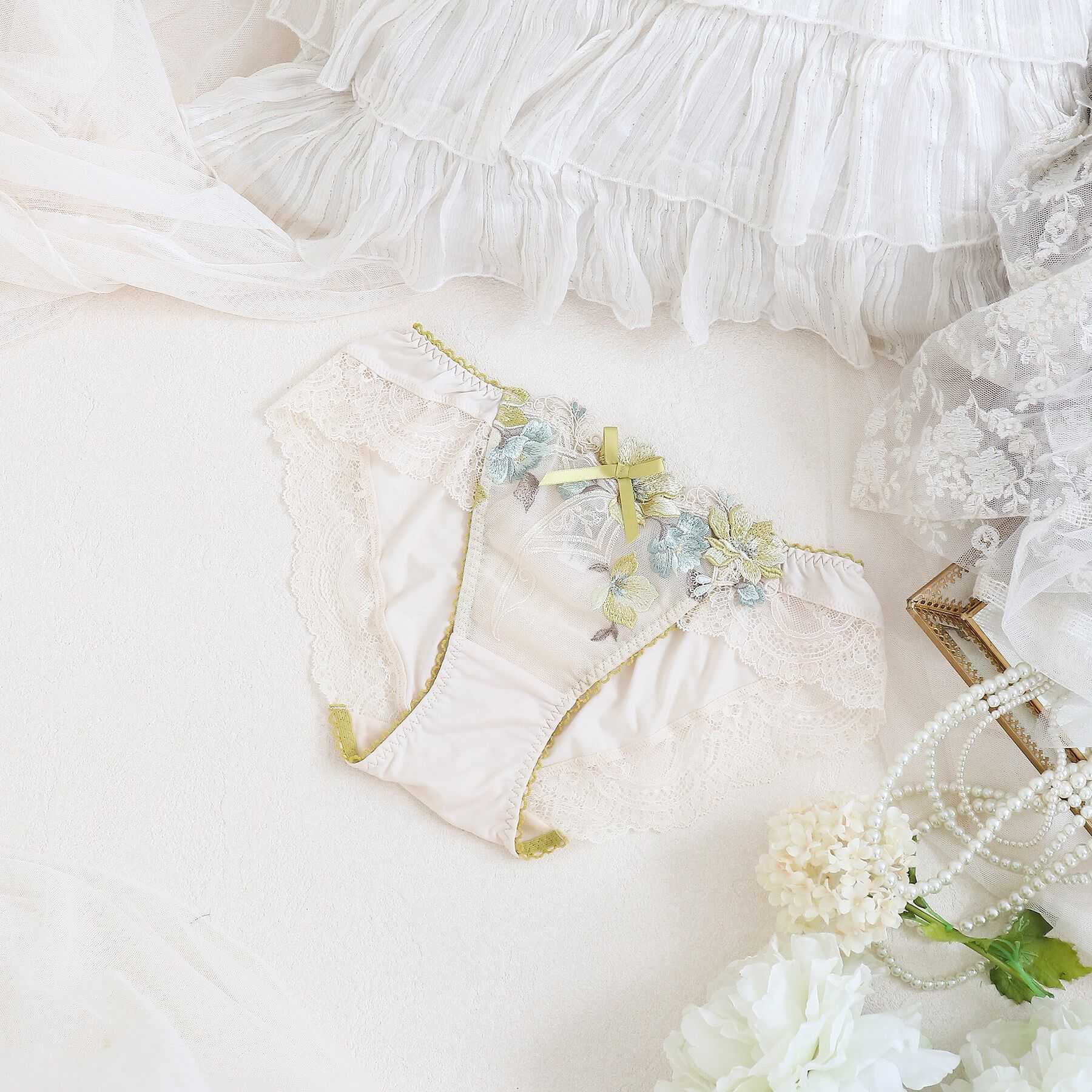 Risa Magli「セレスト ノーマルショーツ」|インナー|イエロー(032)