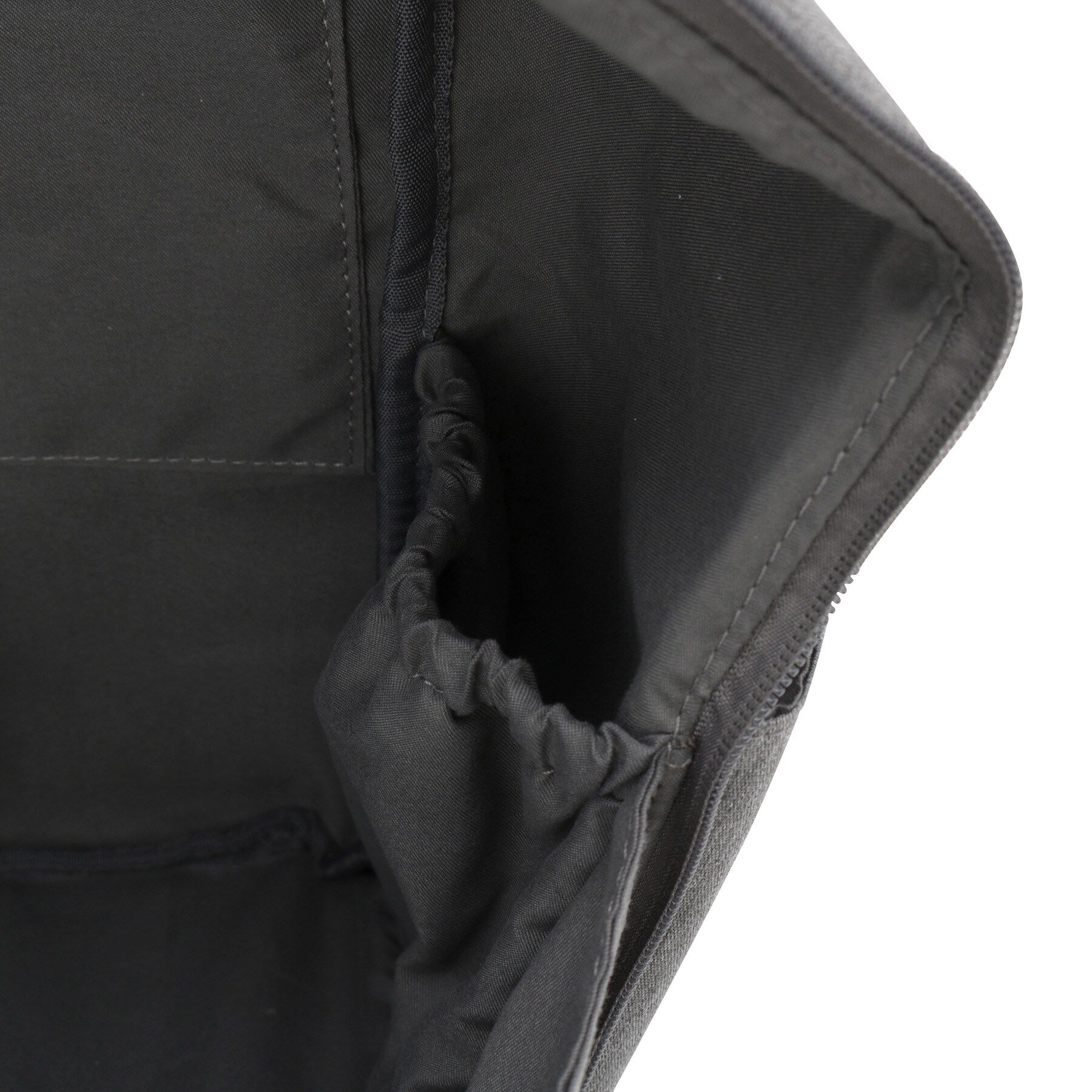 ITS&rsquo;DEMO「【12ポケット】ガバッとリュック」|リュック|