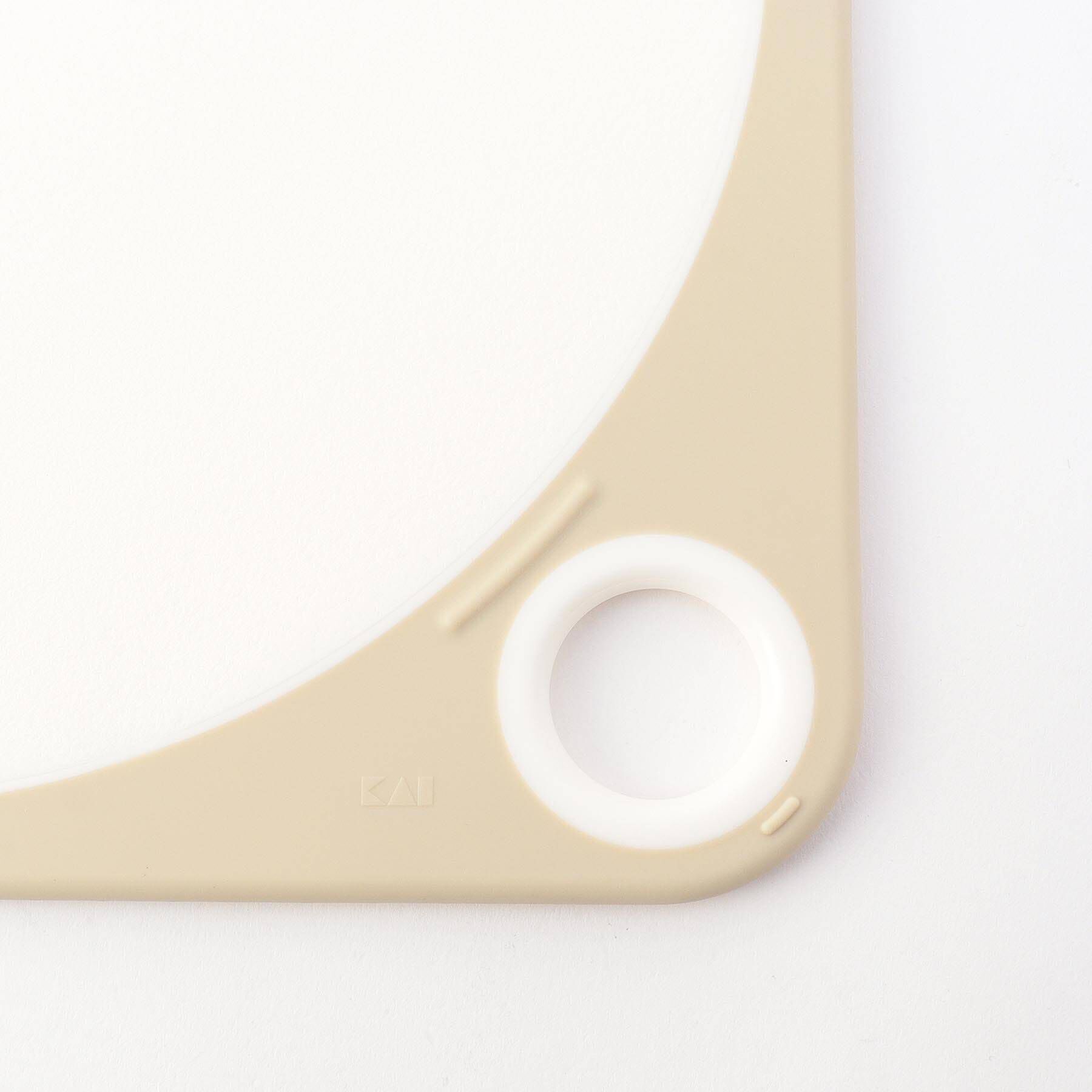 212 KITCHEN STORE「まるいまな板 30cm WH」|食器・キッチングッズ|