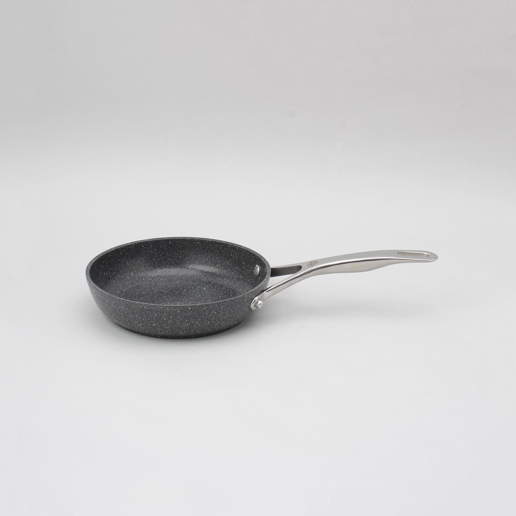 212 KITCHEN STORE「サリーナ セラミックフライパン 20センチ ＜BALLARINI バッラリーニ＞」|食器・キッチングッズ|