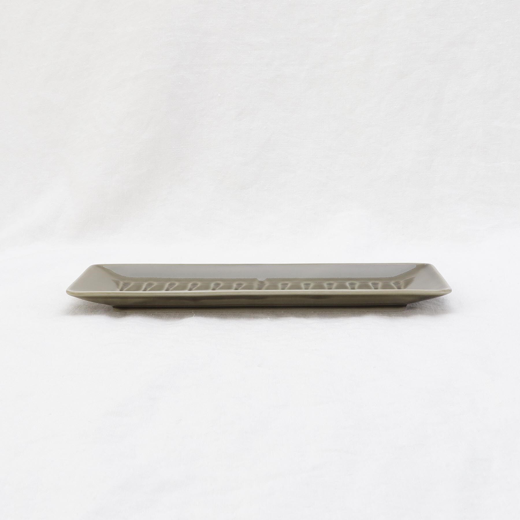 212 KITCHEN STORE「彫長角皿　深緑」|食器・キッチングッズ|