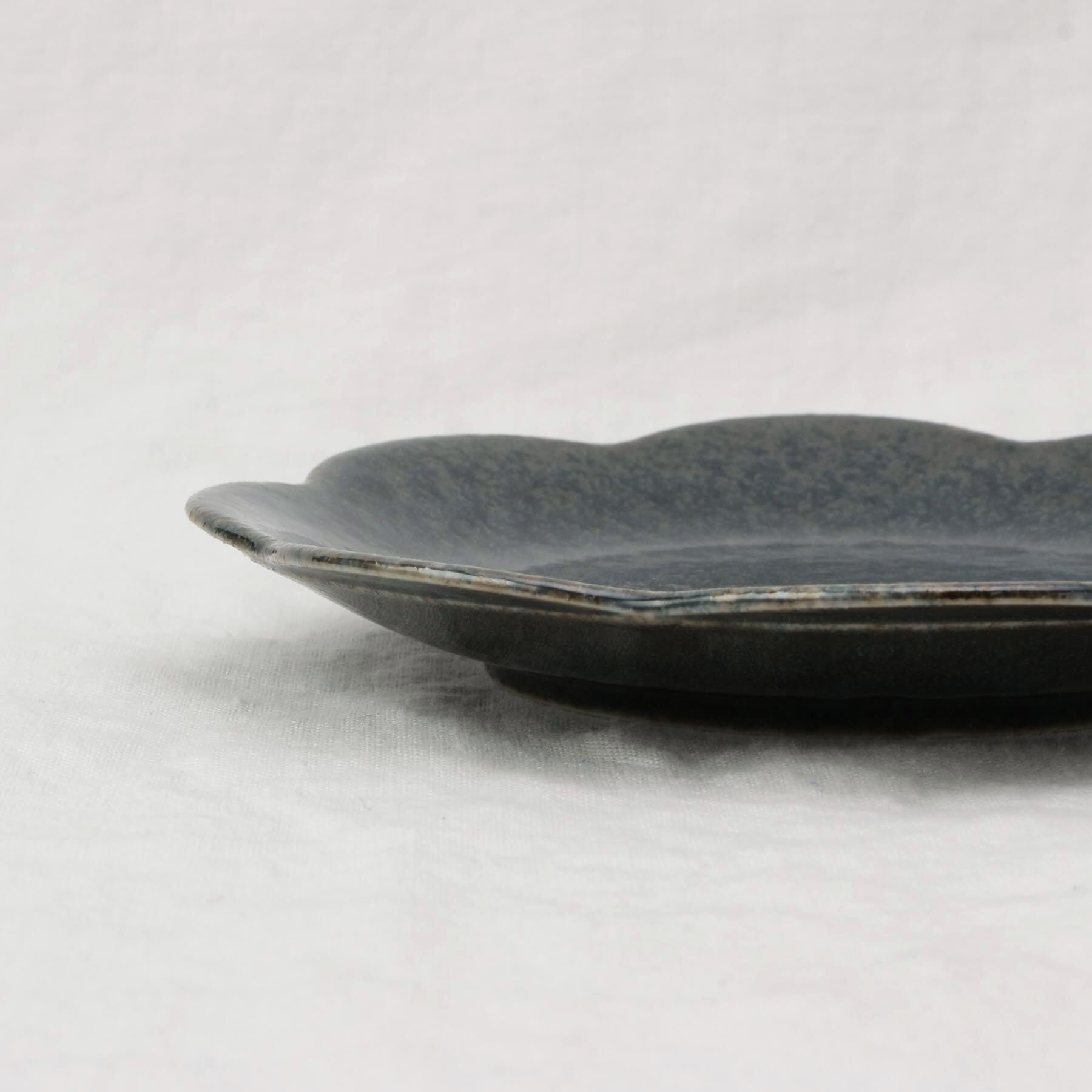 212 KITCHEN STORE「和花 中皿 青藍」|食器・キッチングッズ|