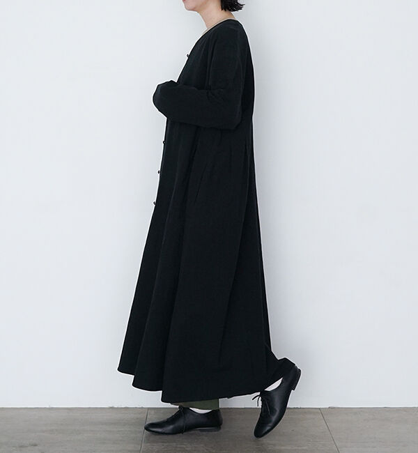 オオカミとフクロウ「フクロウと湖のほとりのシロツメグサ」|ワンピース|