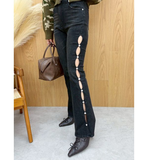 EVRIS「サイドビジューフレアデニムパンツ」|デニム|ブラック