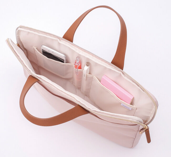  「キャリングケース・持ち手付・キルティング／デジタルアクセサリー」|モバイルケース|