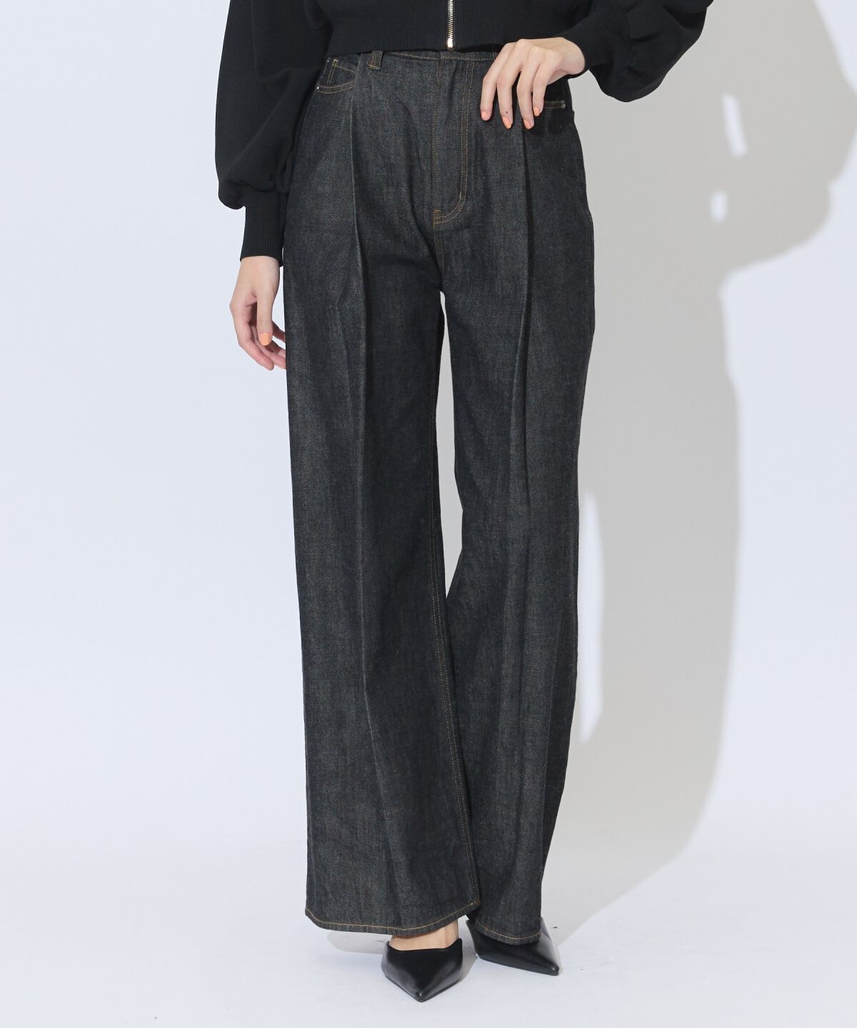 アンドクチュール「タックワイドデニムパンツ」|デニム|ブラック