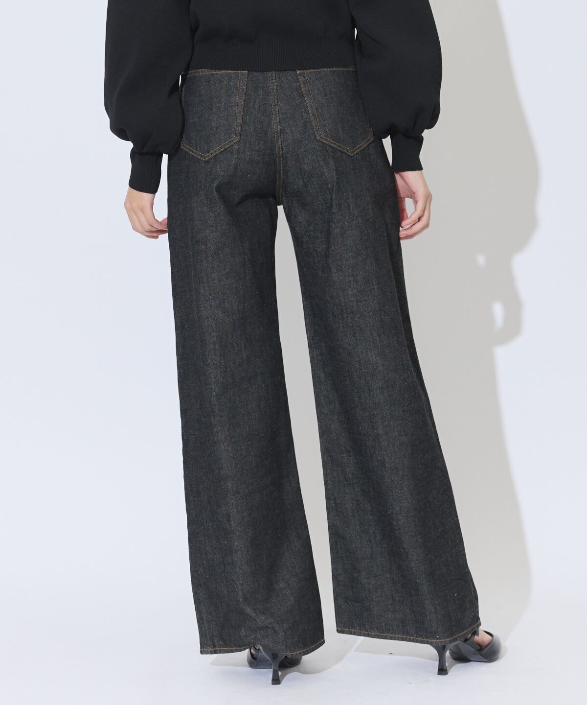 アンドクチュール「タックワイドデニムパンツ」|デニム|