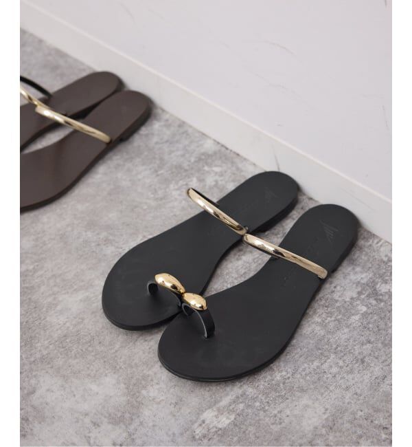 SLOBE IENA「《予約》NICOLAS LAINAS/ニコラスライナス メタルフラットサンダル」|サンダル|