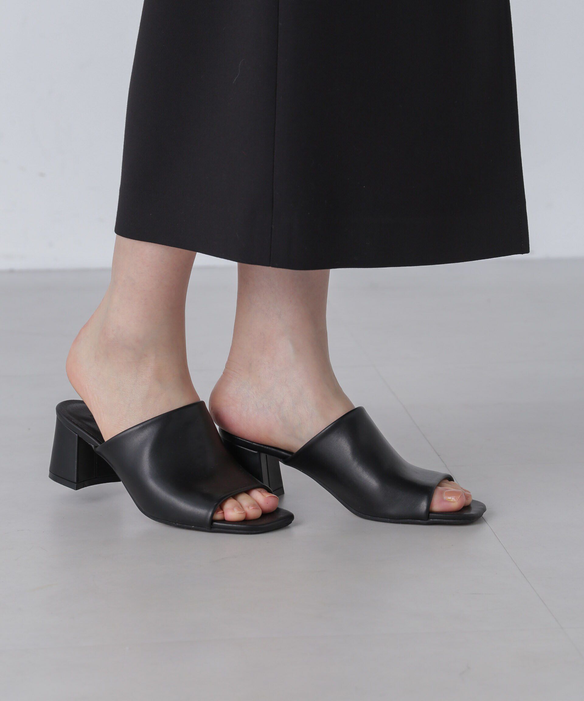 nano･universe「チャンキーヒールサンダル」|ビジネス・ドレスシューズ|ブラック