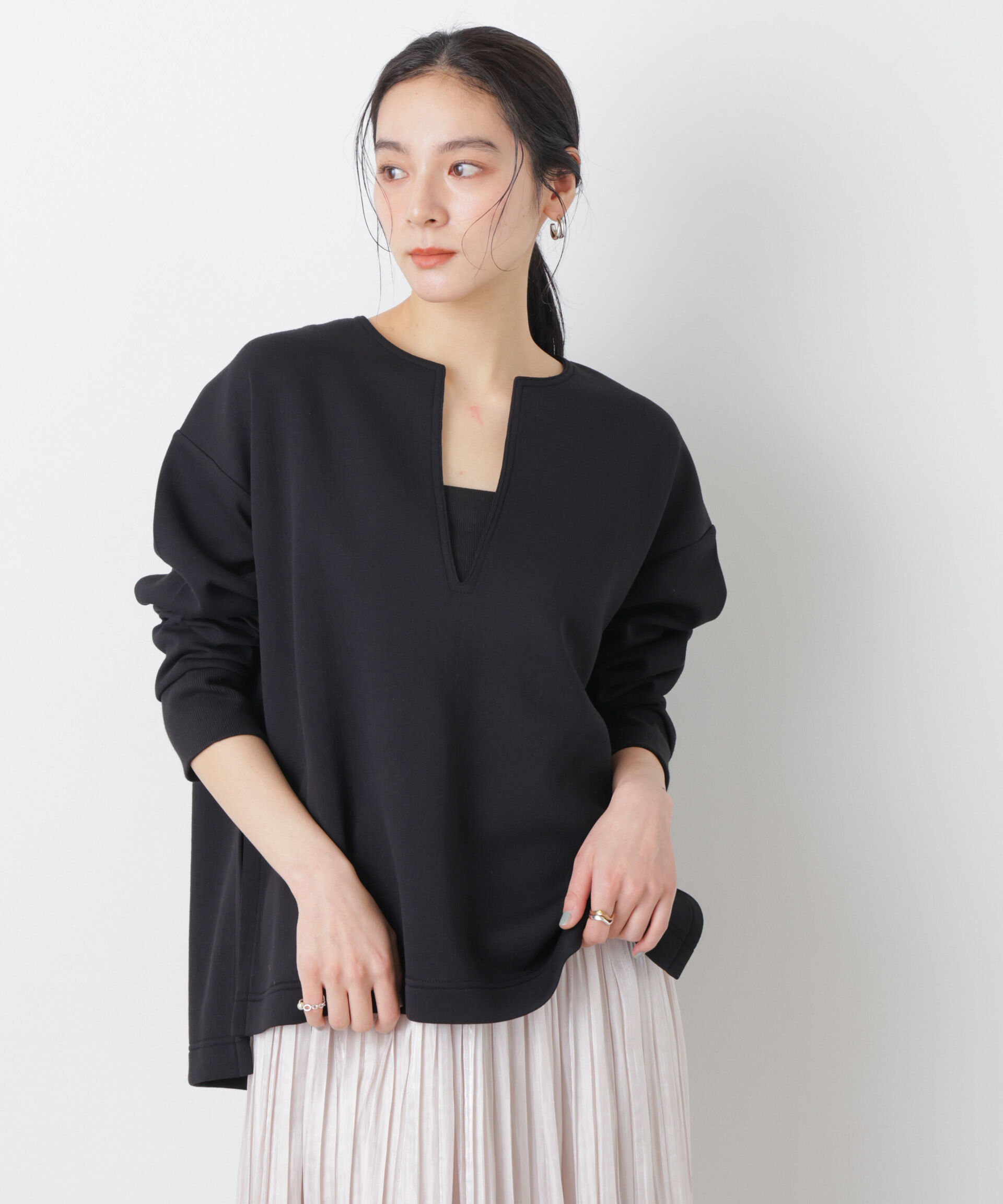 nano･universe「ダンボールカットキーネックスリットトップス」|Tシャツ・カットソー|ブラック