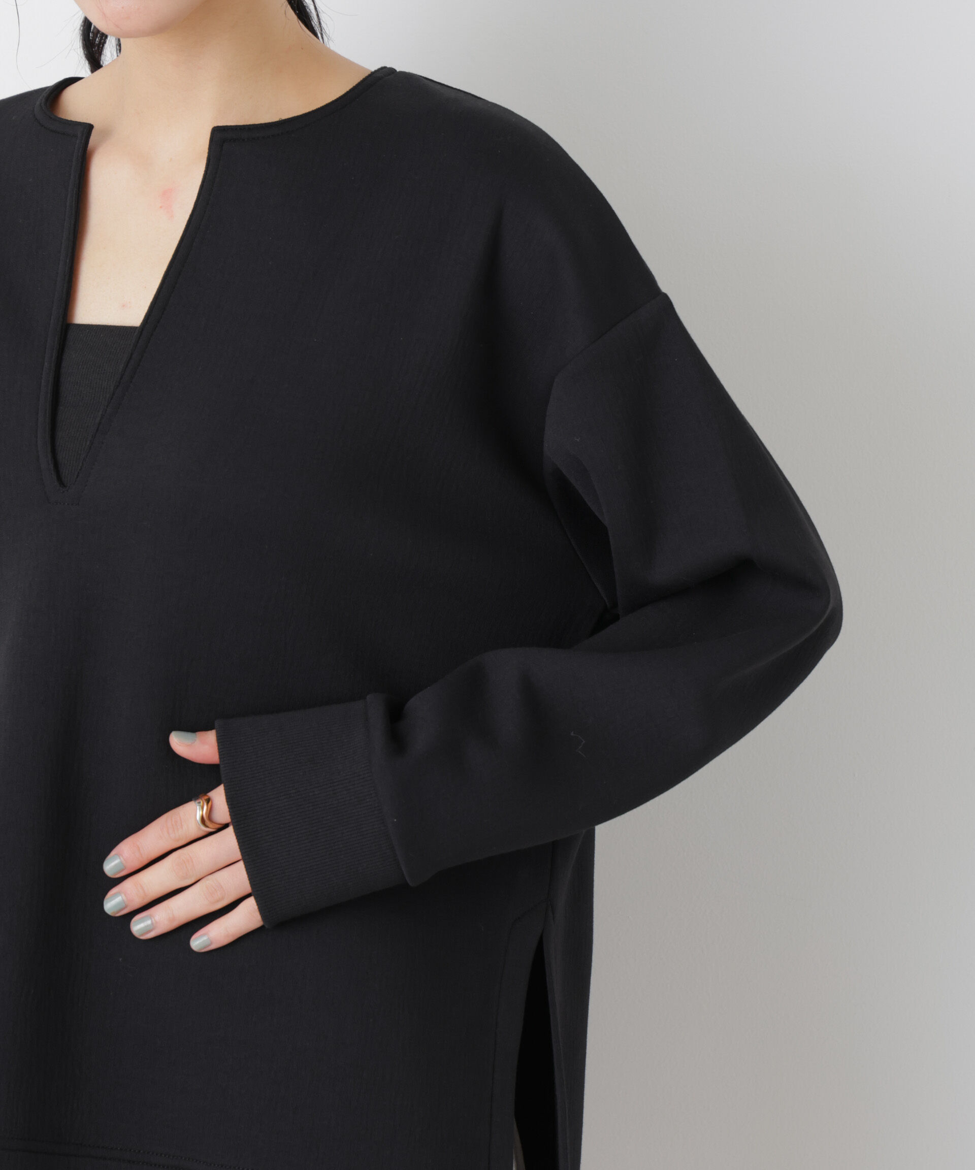 nano･universe「ダンボールカットキーネックスリットトップス」|Tシャツ・カットソー|