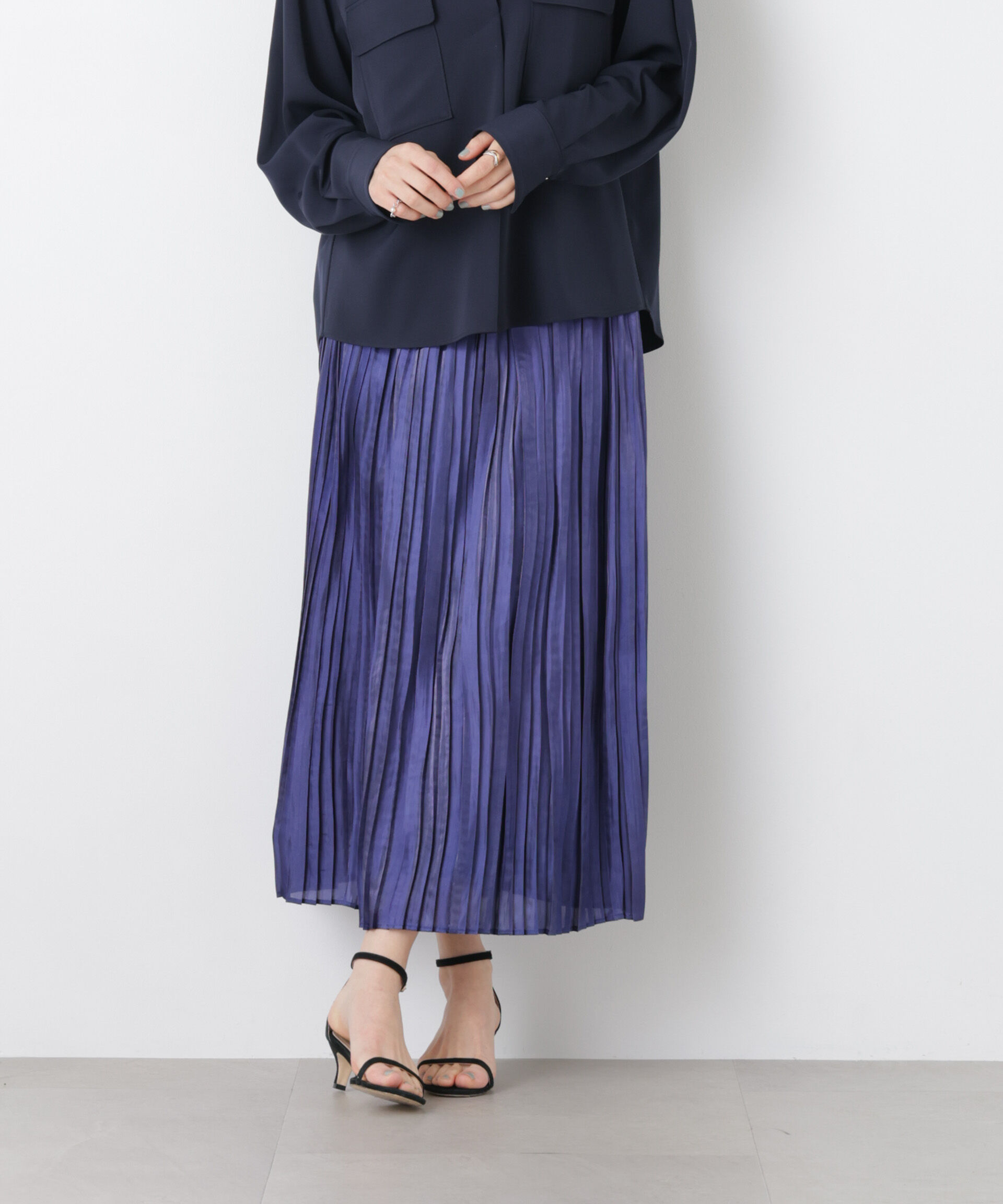 nano･universe「シャイニーサテンプリーツスカート」|スカート|